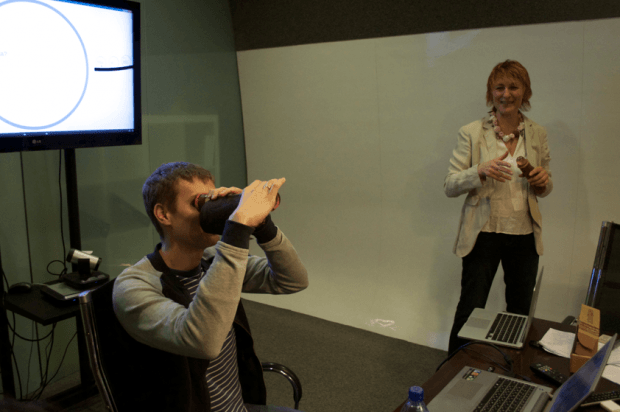 Знакомство с телейдоскопом. Фото: Мария Борисёнок