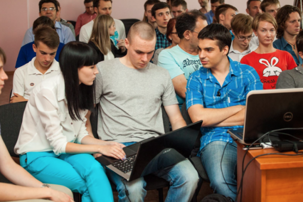 Команда проекта «Где ребенок?» за работой. Фото предоставлено Светланой Баюковой.