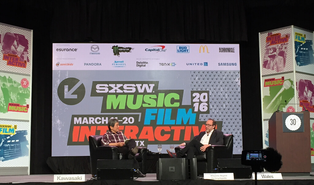 Джимми Уэйлс, создатель онлайн-энциклопедии Wikipedia ответил на вопросы известного блоггера и предпринимателя Гая Кавасаки. Фото: Алексей Сидоренко.