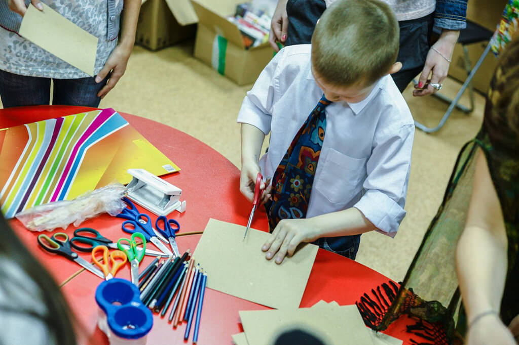 Новый год для детей ВИЧ+. Фото: Чужих детей не бывает.