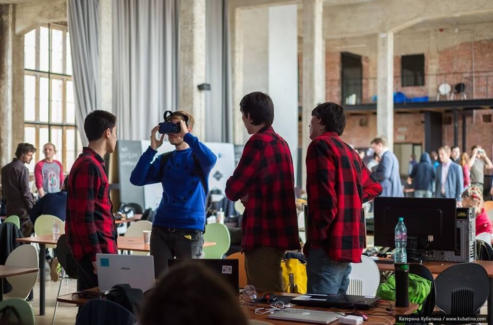 Команда JumpVR.