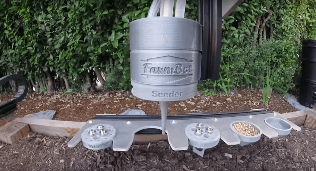 Детали робота могут быть напечатаны на 3D-принтере, сам он полностью является open-source проектом. Фото: фрагмент промо-видео