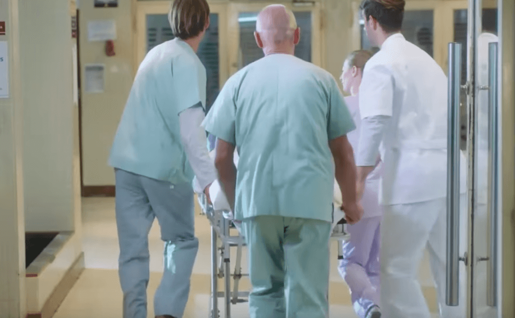 Пересадка органов благодаря новым технологиям становится более эффективной, однако в мире все равно ощущается острая нехватка доноров. Фото: Скриншот из видео The Man and The Dog - FATH от Argentine Institute of Liver Transplantation