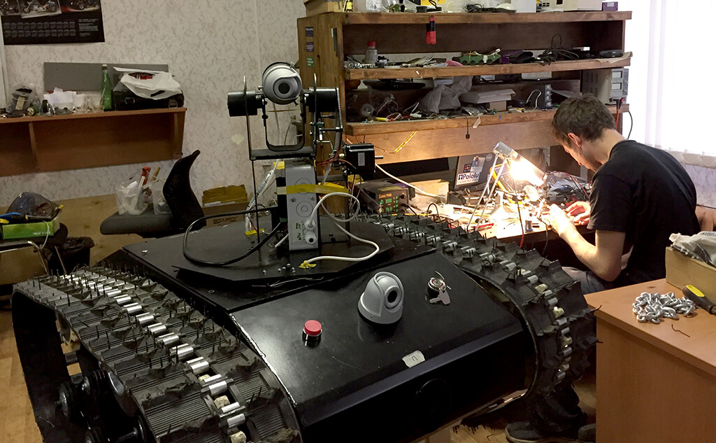 MakerSpace объединил разнопрофильных специалистов в сфере механики, ИТ, электроники. Фото Ивана Печищева