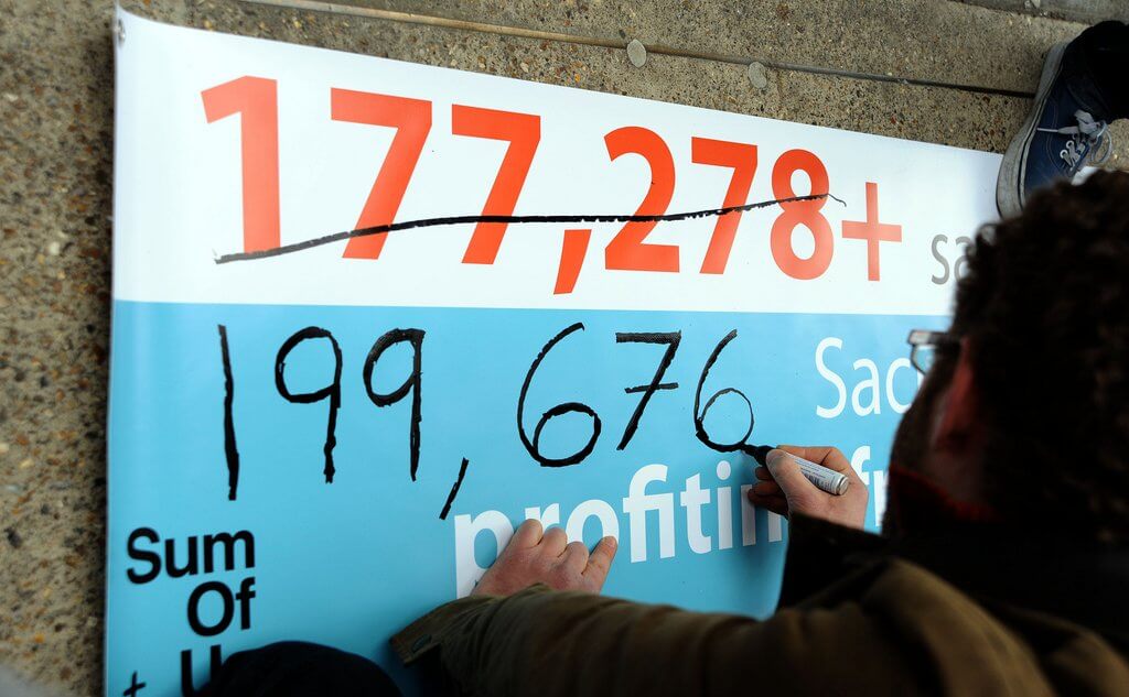 Онлайн-платформы позволяют эффективнее собирать подписи, но под вопросом остается влияние собранных подписей на решение проблем. Фото: Flickr (SumOfUs CC BY 2.0).