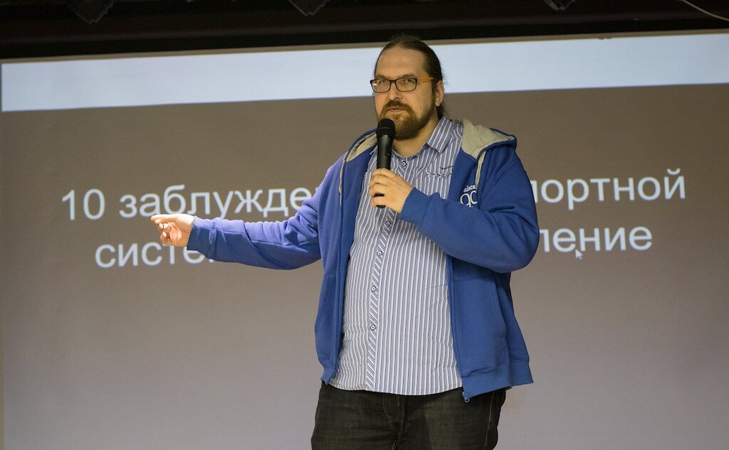 «Есть два варианта, если что-то не нравится в городе: либо уехать из города, либо менять город» – Михаил Аксенов. Фото: Сергей Поливанов.