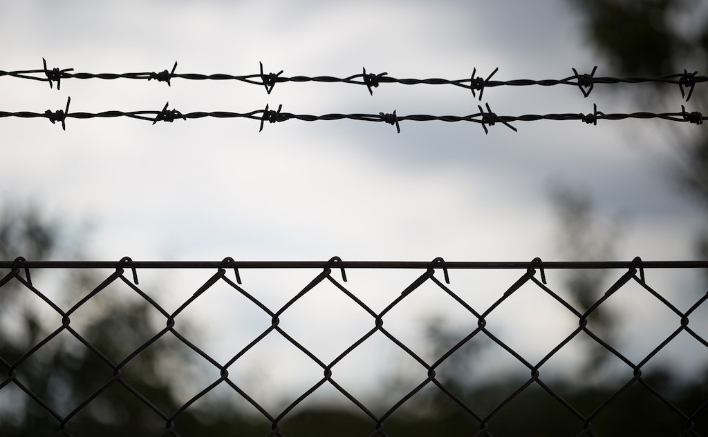 Создатель телеграм-канала "Нецифровая экономика" уверен, что блокировки прямо противоречат Конституции РФ. Изображение с сайта pexels.com (CC0).