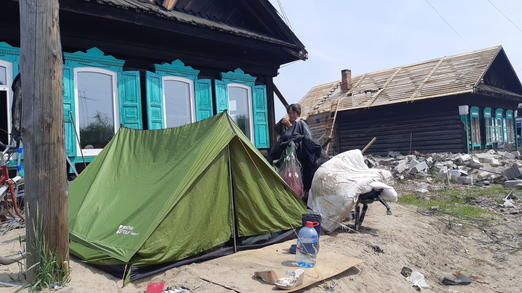 3 798 домов оказались разрушенными, а 12 полностью уничтожены стихией. Фото: Артем Петернев, Виталий Сафронов