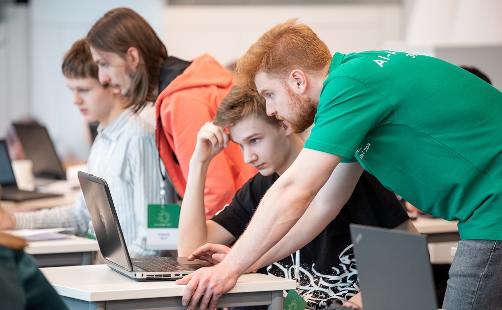 Как создаются задачи и соревнования, помогающие молодым людям профессионально вырасти за несколько месяцев. Фото предоставлено Олимпиадой НТИ.