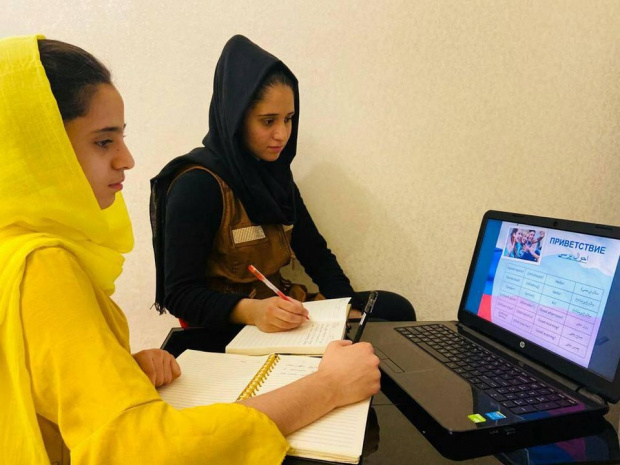  Для программы «Перелетные дети» онлайн-уроки стали поводом для роста. Изображение: «Перелетные дети».