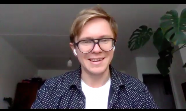 Пример неудачной картинки – пестрая одежда, портретный кадр в фас. Изображение Андрей Дорожный.