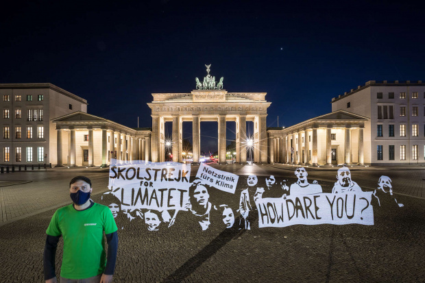 КЛИМАТИЧЕСКИЙ ВИРТУАЛЬНЫЙ ПРОТЕСТ В БЕРЛИНЕ. ФОТО: GORDON WELTERS / GREENPEACE.