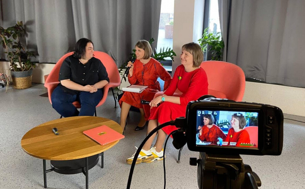 Участницы дискуссии о цифровой трансформации НКО на конференции «Сетевой апрель». Фото: Теплица социальных технологий (Наташа Баранова).