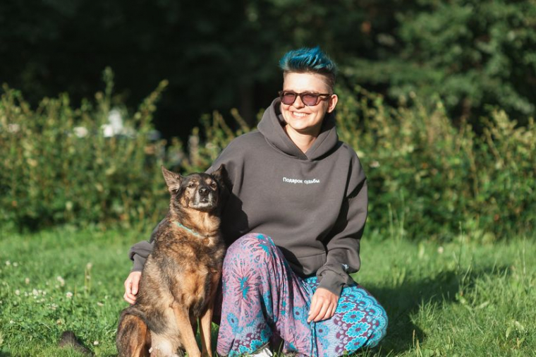 Мерч AK Wear для фонда «Подарок судьбы».