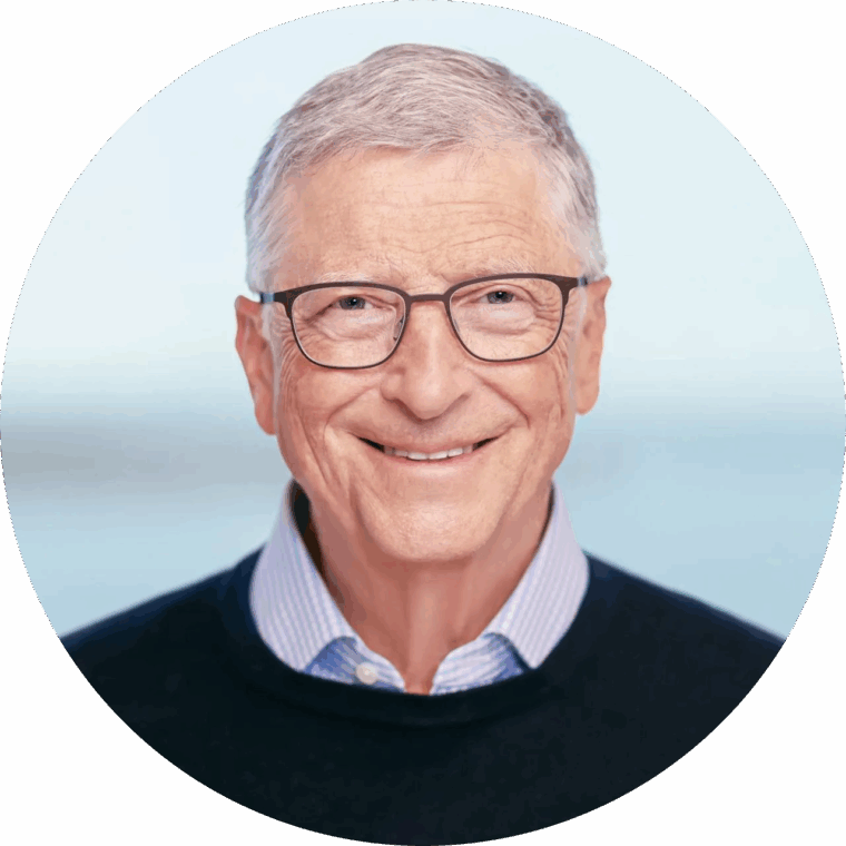 Человек в свитере на фоне моря.